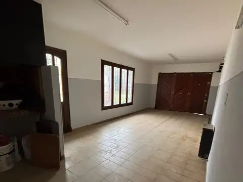 Casa con departamento independiente - En Venta