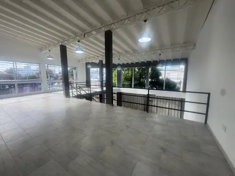 Local en Alquiler en Villa Luzuriaga, USD 1.700