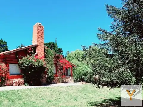 Casa en venta - 5 Dormitorios 2 Baños - Mar del Plata