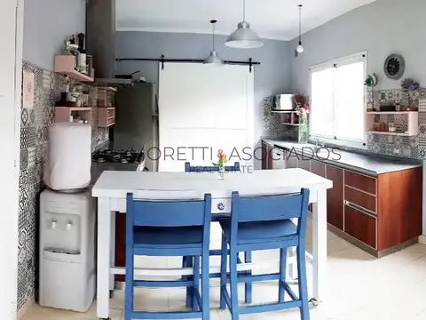 Casa en Venta con 4 cocheras