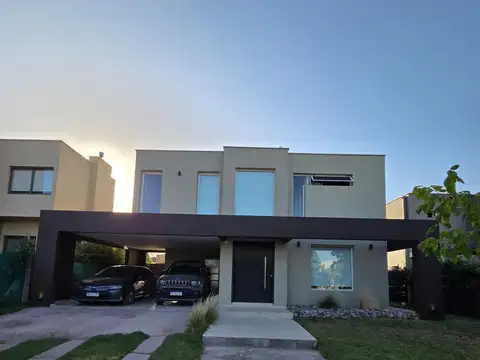 Casa en Venta - Barrio Las Morenas - Calle Boedo