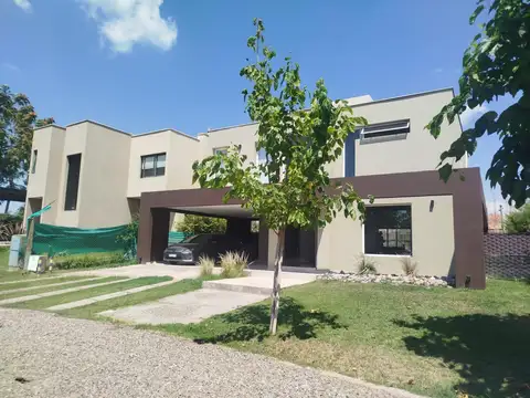 Casa en Venta en Russell, Maipú