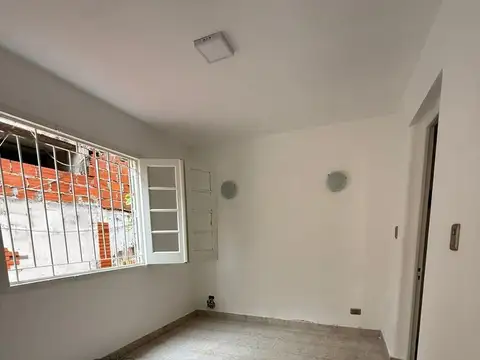 Depto Tipo Casa 2 ambientes con 1 baño