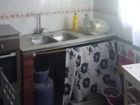 Depto Tipo Casa en Alquiler en Moron, $ 450.000