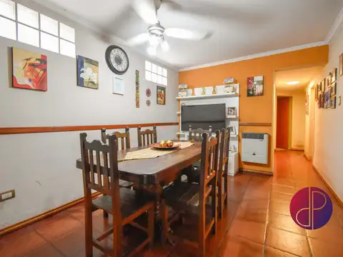 Casa 5 ambientes con 3 baños