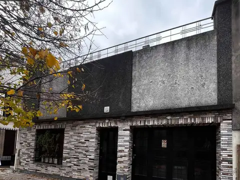 VENTA CASA A REFACCIONAR SOBRE LOTE PROPIO.