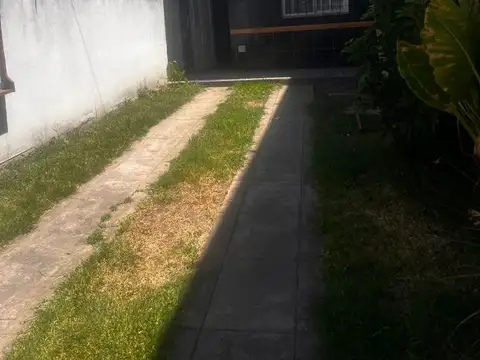 Depto Tipo Casa en Alquiler de 1 dormitorio