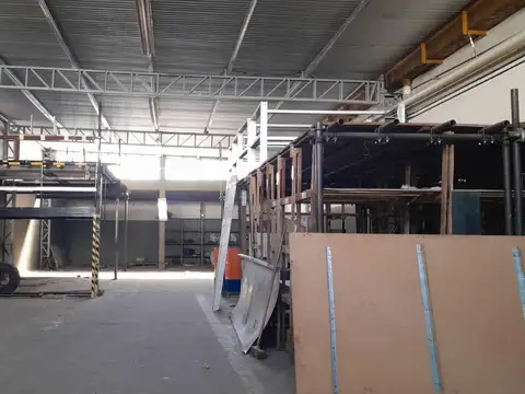 Galpon en Alquiler 34  mts Frente