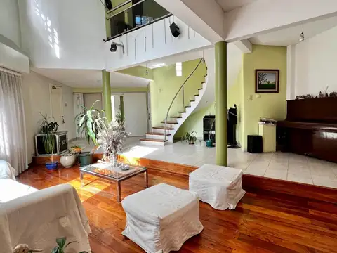 Casa 6 ambientes con 2 baños