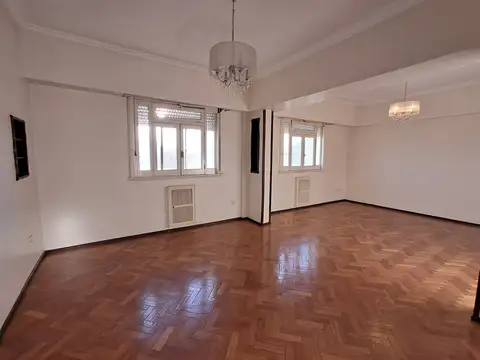 Departamento 7 ambientes con 2 baños