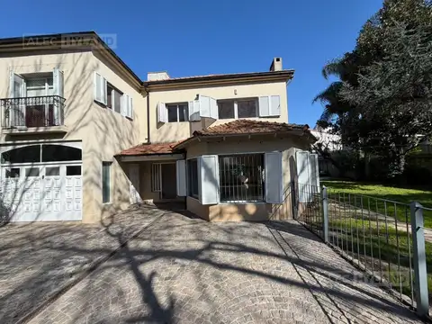 Casa 6 ambientes con 3 baños