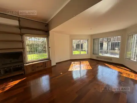 Casa en Venta en Acassuso Vias  /  Libertador, USD 800.000