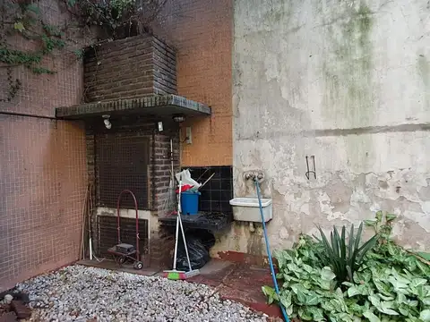 Depto Tipo Casa 4 ambientes con 2 baños