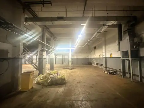 Galpon en Venta 27  mts Fondo