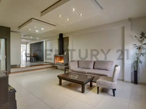 Casa en Venta en Versalles, USD 420.000