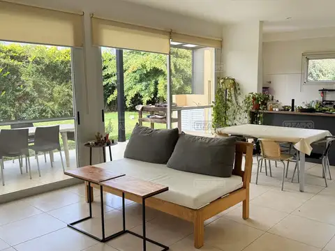 Casa  en Venta en San Alfonso, Pilar del Este, Pilar