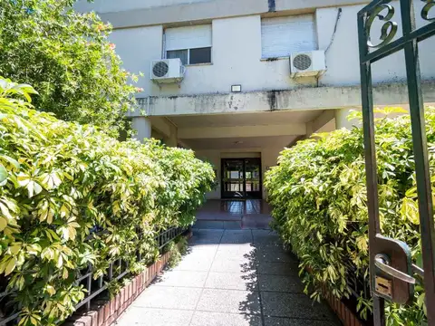 Diagonal Hipólito Irigoyen 900