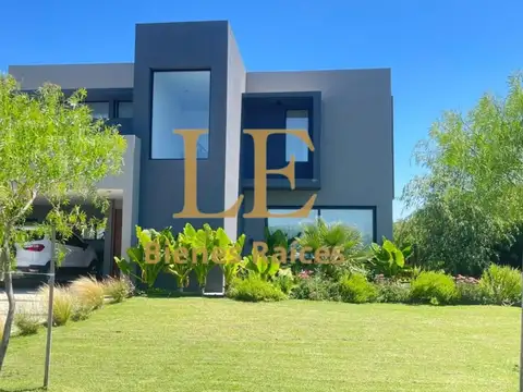 Casa en Venta en San Sebastian, USD 240.000