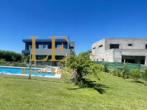 Venta Casa en San Sebastián - Área 8