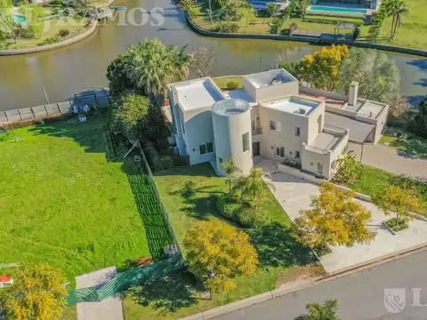 Casa al río   4 dormitorios  en alquiler en  El Yacht  - Nordelta