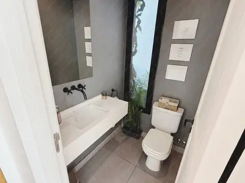 Casa 5 ambientes con 3 baños