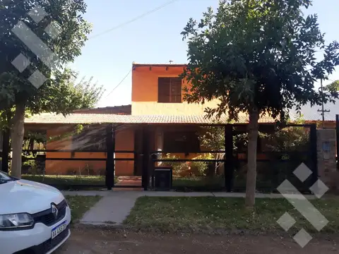 En Venta, Casa de 3 habitaciones y Departamento, Plottier.