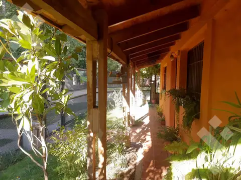 Casa 5 ambientes con 1 baño