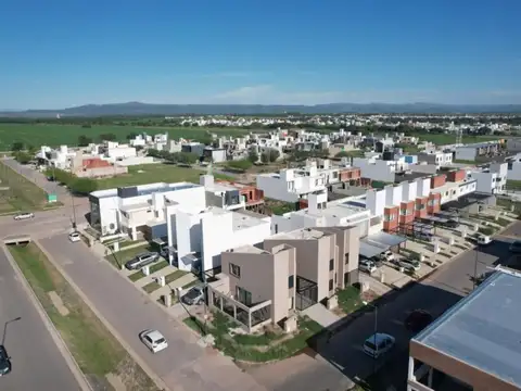 LOTE EN DOCTA PARQUE