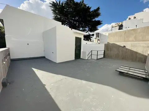Casa 2 ambientes con 2 baños