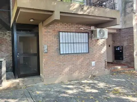 Venta depto. 1 dor. piso 3, escalera, Colón 2236.  Rep, de la Sexta Rosario