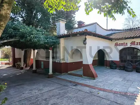 Casa 24 ambientes con 10 baños