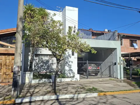 VENTA - OPORTUNIDAD - CASA 4 AMBIENTES