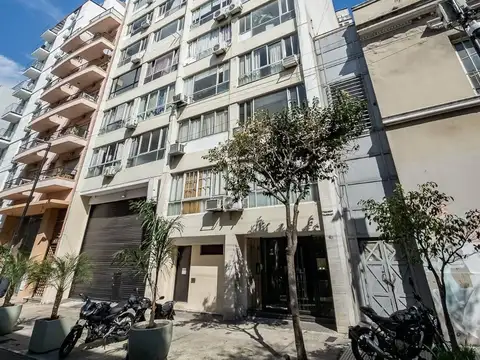 MONOAMB. DIVIDIDO FRENTE AL SHOPPING ABASTO.