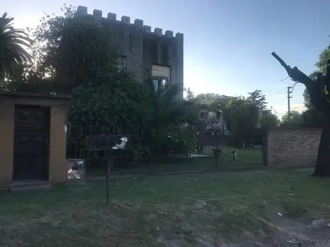 Excelente casa quinta en venta ubicada en Pres. Sarmiento 537 - Longchamps