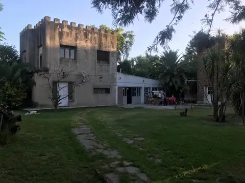 Excelente casa quinta en venta ubicada en Pres. Sarmiento 537 - Longchamps