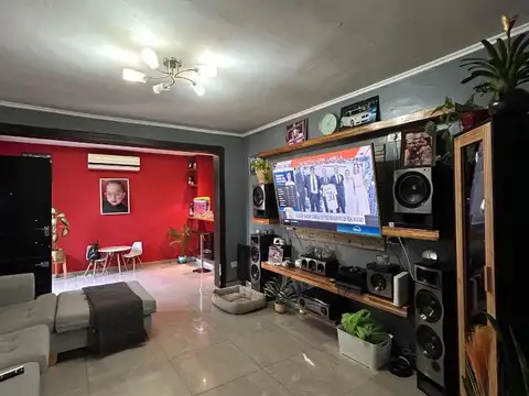 Casa 3 ambientes con 2 baños