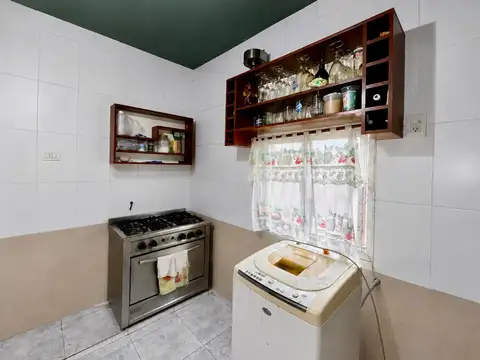 VENTA CASA 7 AMB.C/JARDÍN,LOTE PROP.LOMAS DE ZAMOR