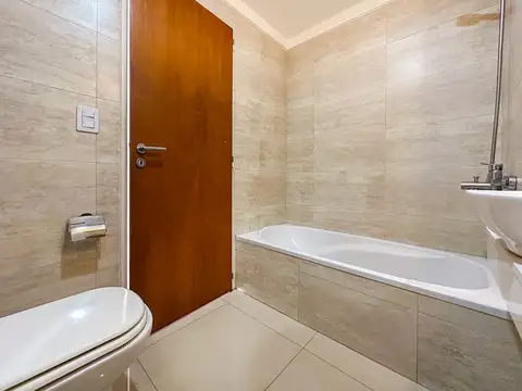 Semi piso de 2 ambientes con balcón a estrenar!