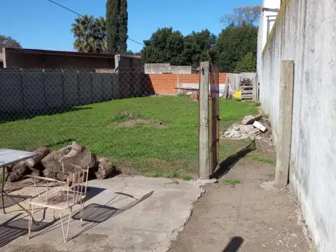 Casa en venta - 3 Dormitorios 2 Baños - 491Mts2 - Carmen de Areco