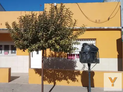 Casa en venta - 3 Dormitorios 2 Baños - 491Mts2 - Carmen de Areco