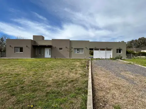 Casa en ALQUILER de 4 dormitorios en Campos de Roca 2