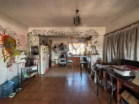 Vivienda y Locales en Barrio Los Alamos