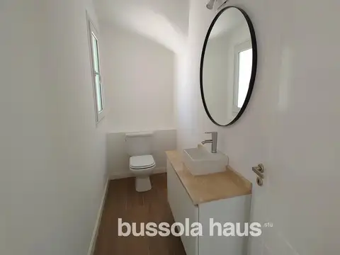 Casa 4 ambientes con 3 baños