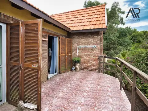 Casa en venta c/ cochera en Biarritz