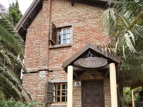 Casa en venta c/ cochera en Biarritz
