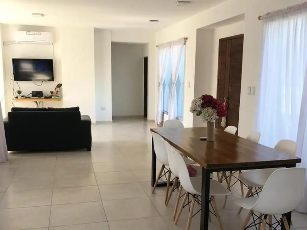 Casa en Alquiler Temporal - 3 dormitorios -