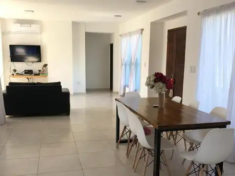 Casa en Alquiler Temporal en Area 60 - 3 dormitorios