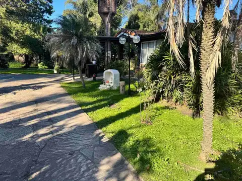CASA CON QUINCHO Y GRAN PATIO EN BOSQUES