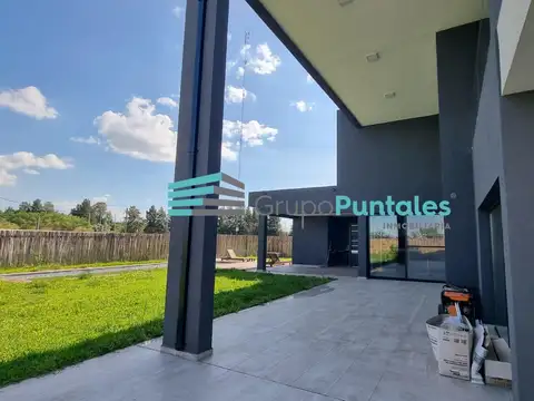 Casa 4 ambientes con 4 baños