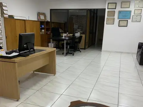Excelente piso de oficina - Tribunales